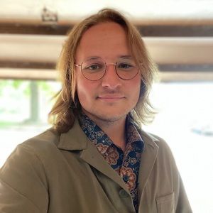 Meet your Posher, Dryden Thomas